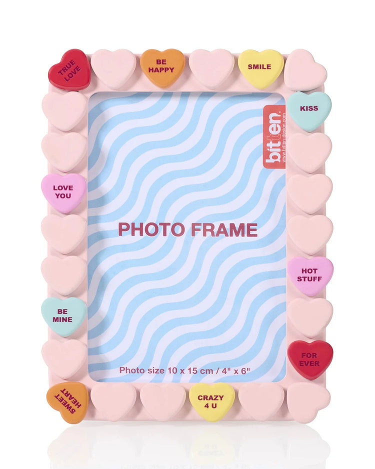 Cadre photo XOXO avec motifs de cœurs colorés et messages doux