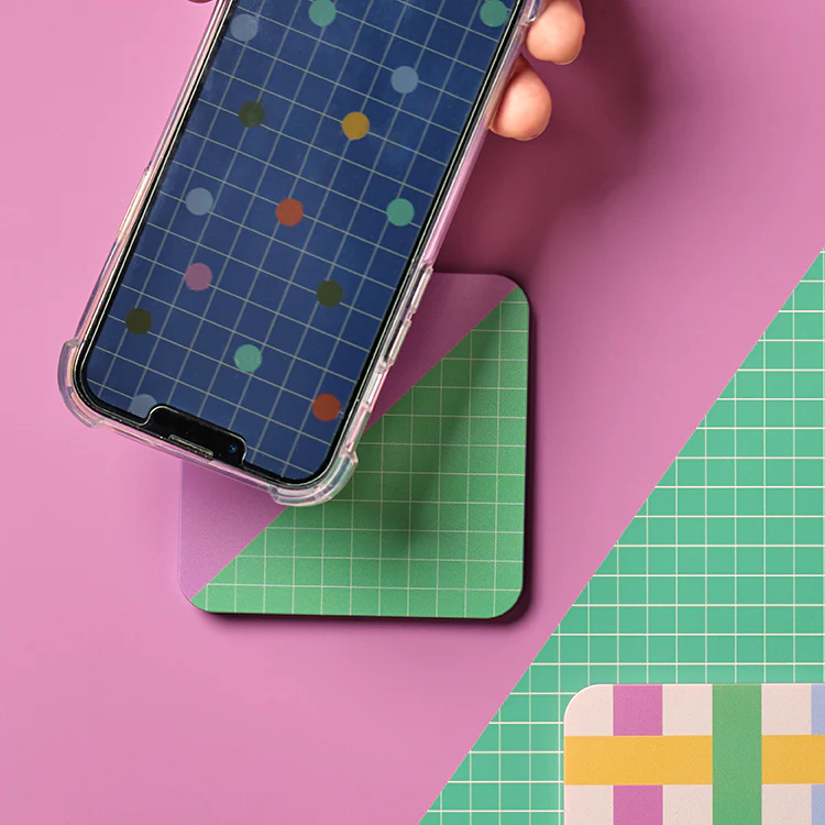 Batterie externe sans fil avec motif graphique coloré