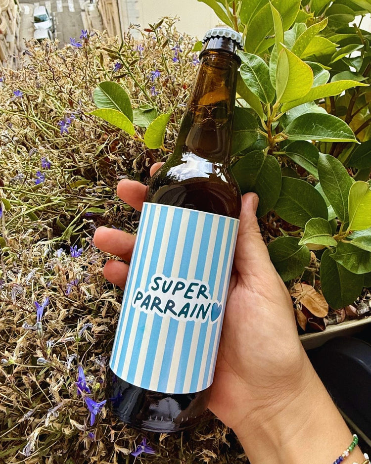 Bière Super Parrain en bouteille avec étiquette dorée