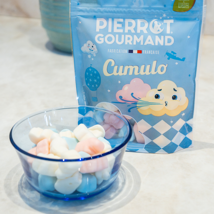 Bonbons en forme de nuages avec texture moelleuse