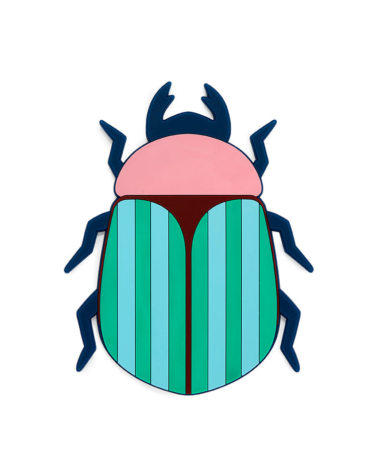 Dessous de plat en forme de scarabée avec motifs colorés.