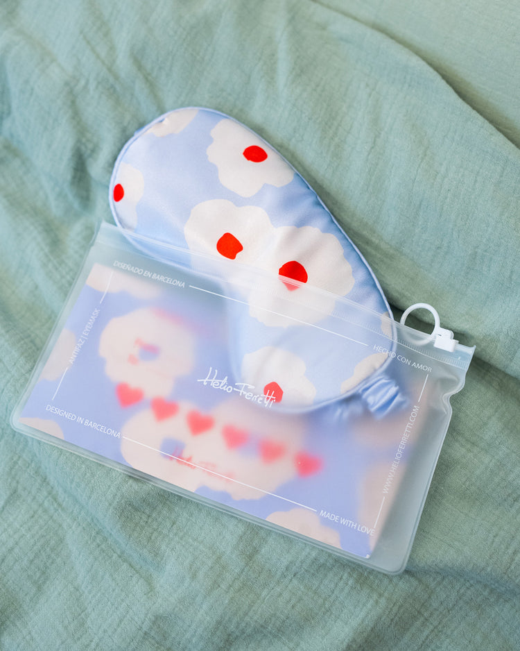 Masque de sommeil fleuri en tissu satiné, vue de face
