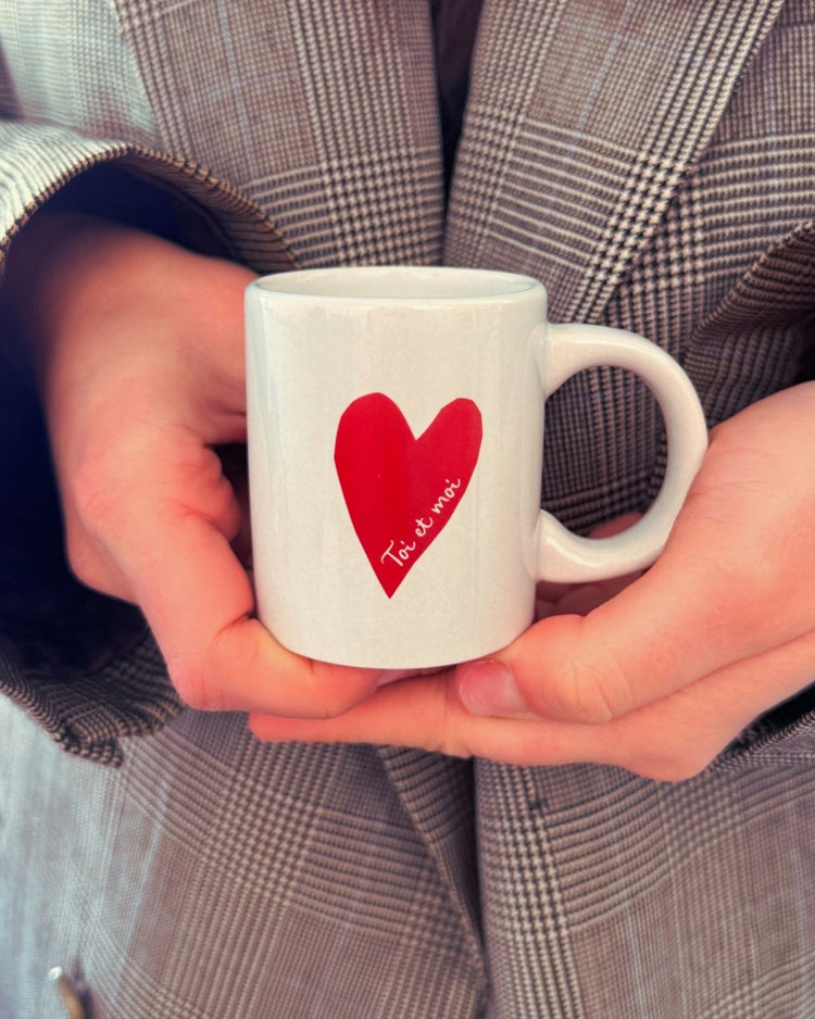 Mini mug Toi et Moi avec cœur rouge, angle légèrement incliné