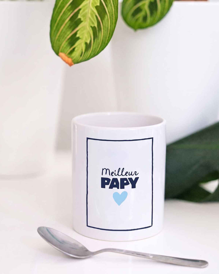 Mug blanc avec inscription 'Meilleur Papy' en noir
