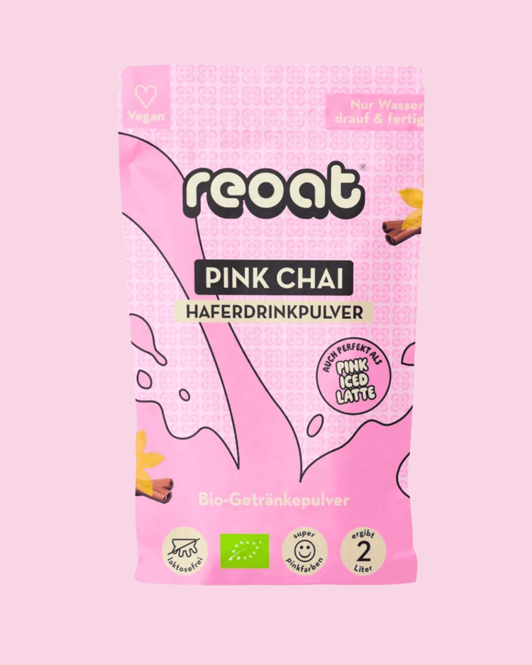 Boisson Pink Chaï latte avec une mousse crémeuse et épicée.