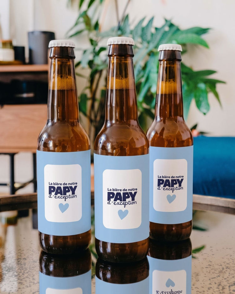 Bière Papy d'exception avec étiquette vintage et mousse crémeuse