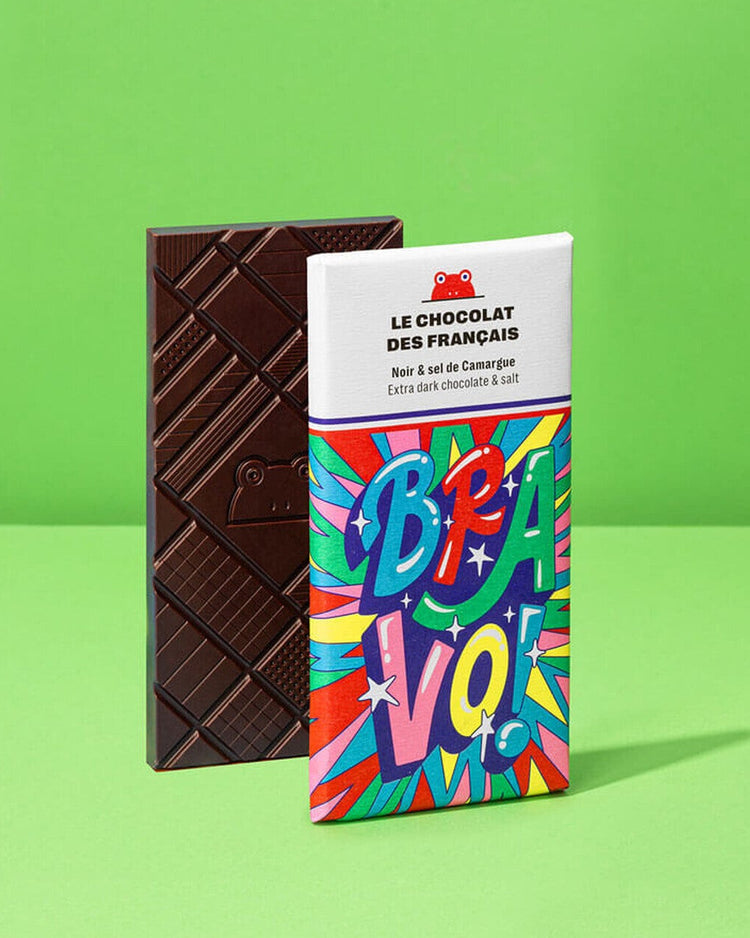Tablette de chocolat Bravo avec design coloré et texture lisse