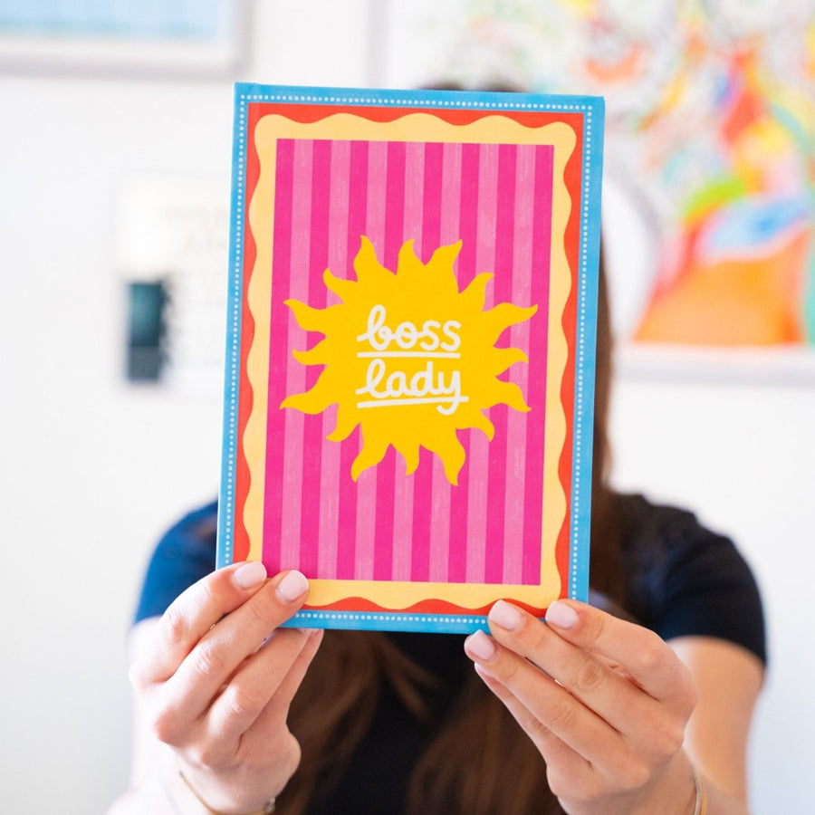 Carnet coloré 'Boss Lady' avec motif élégant sur la couverture
