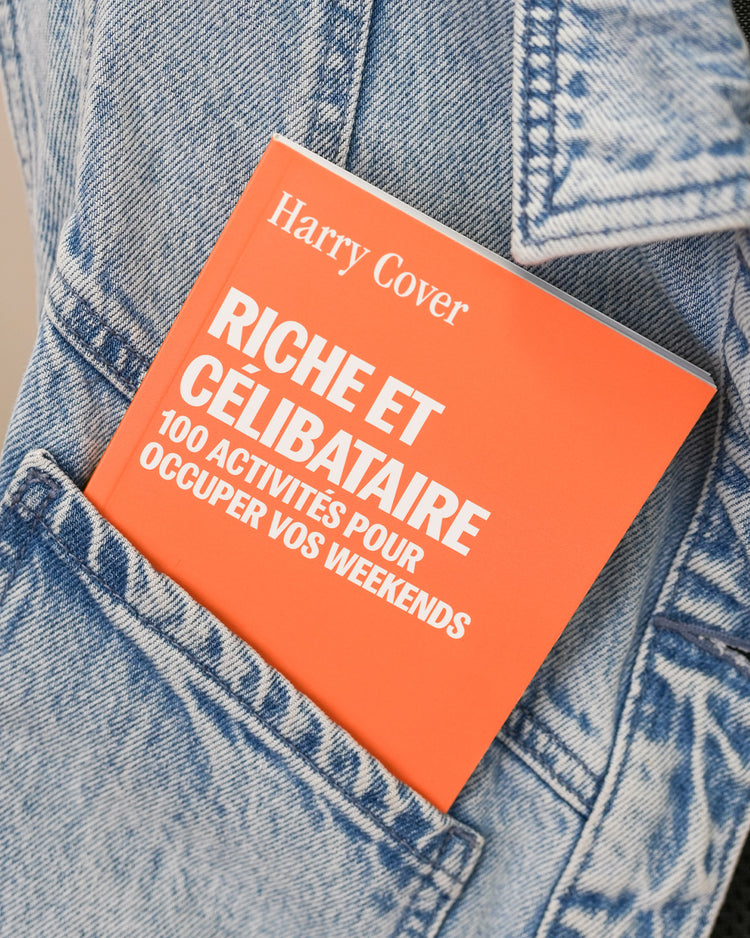 Couverture du carnet avec un design humoristique et coloré.