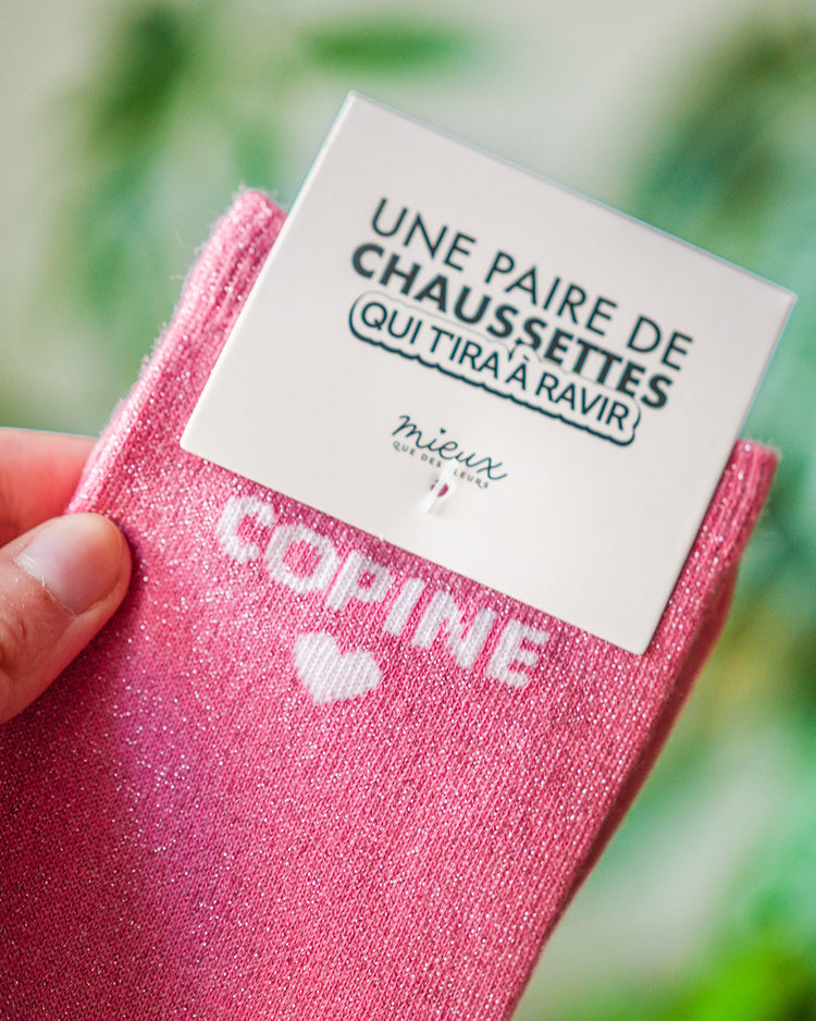 Chaussettes à paillettes avec motif amitié en gros plan