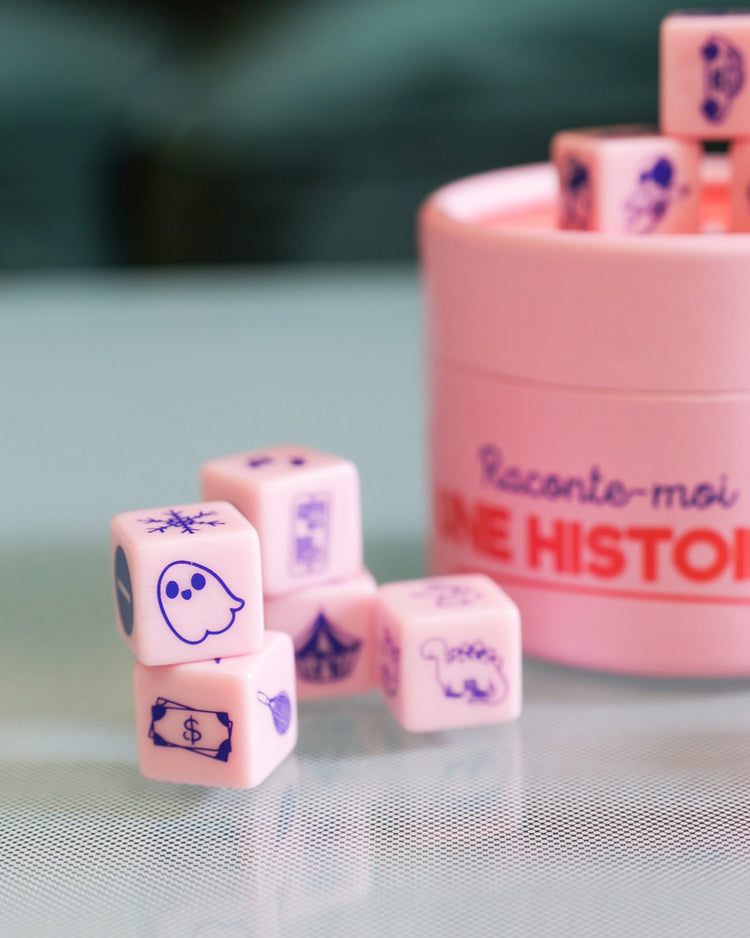 Dés colorés avec illustrations pour raconter des histoires
