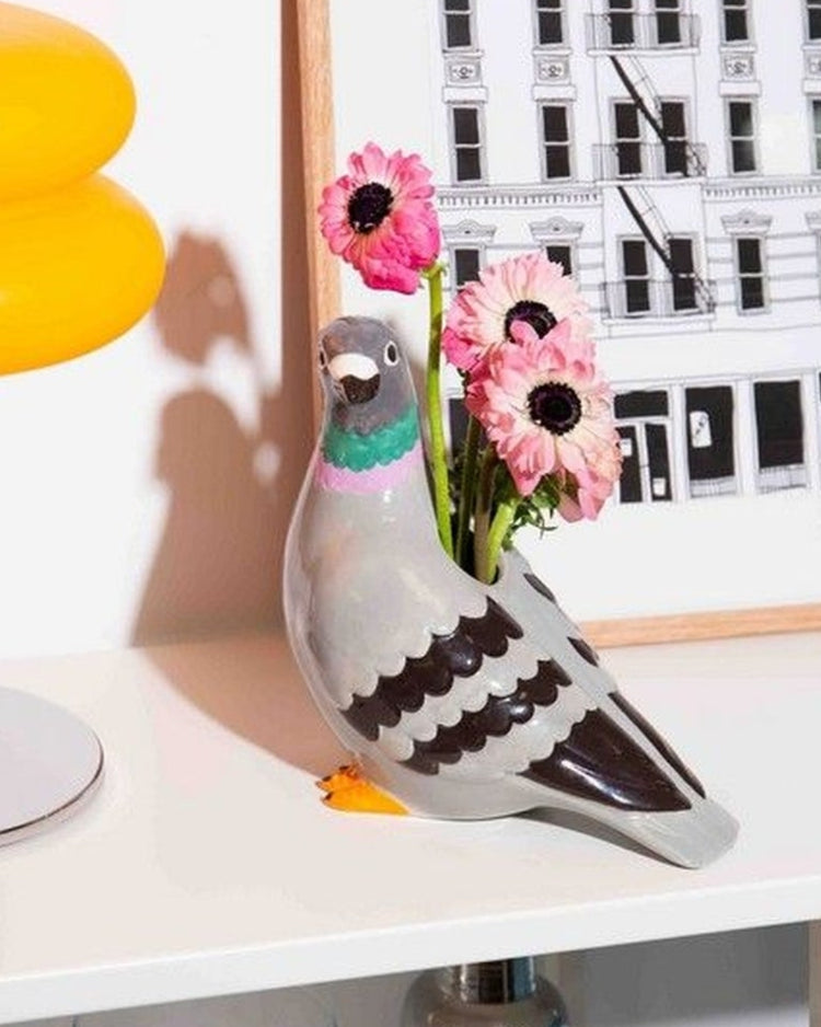 Vase Pigeon en céramique avec texture lisse et design ludique