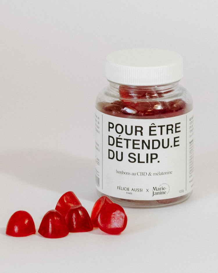 Gummies relaxants aux fruits rouges, texture gélifiée brillante.