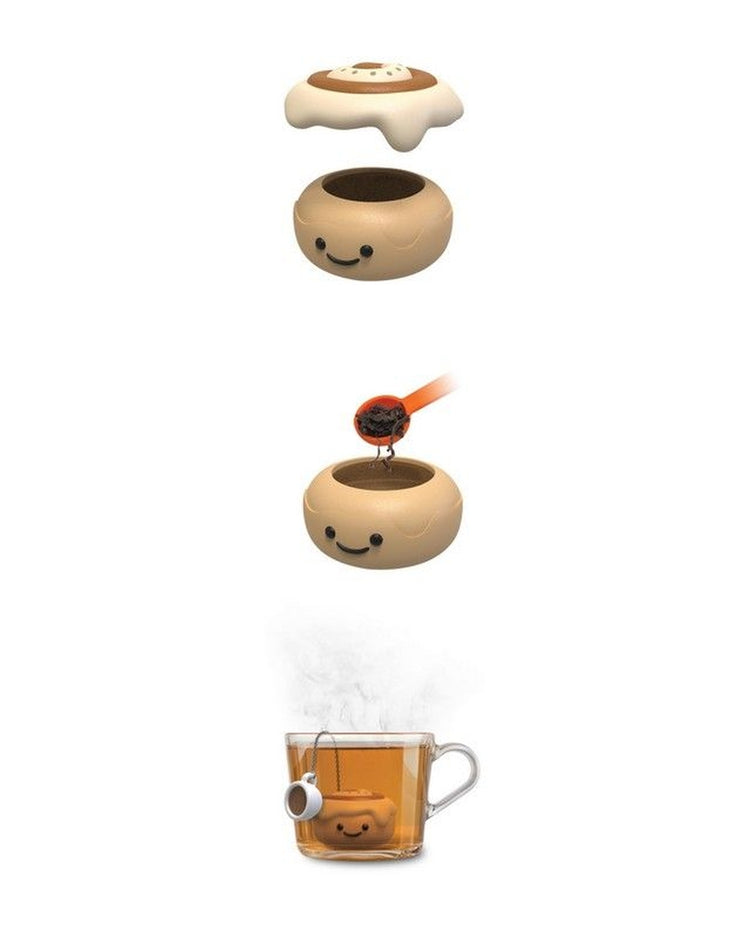 Infuseur à thé en forme de cinnamon roll sur tasse