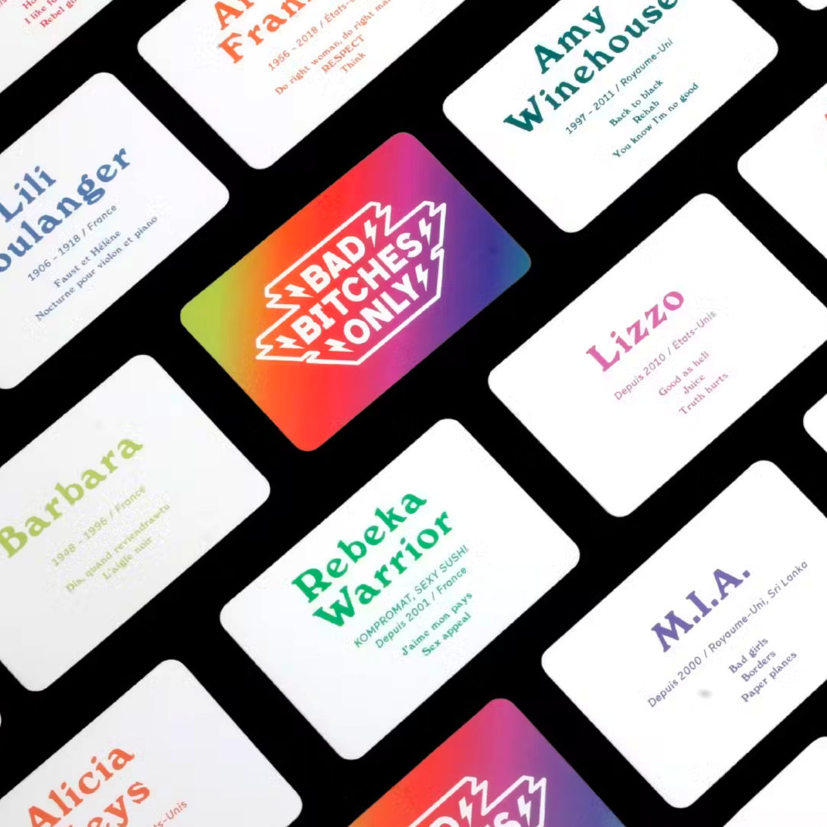 Cartes du jeu Bad Bitches Only avec illustrations colorées.