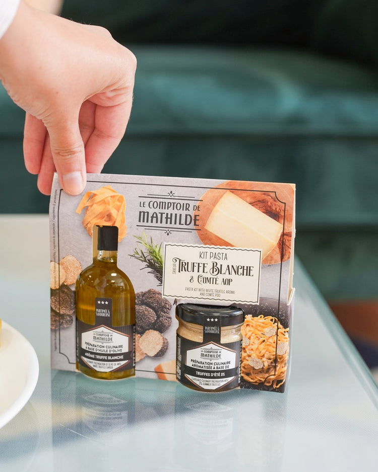 Kit DIY Pâtes à la Truffe avec ingrédients en vue rapprochée.