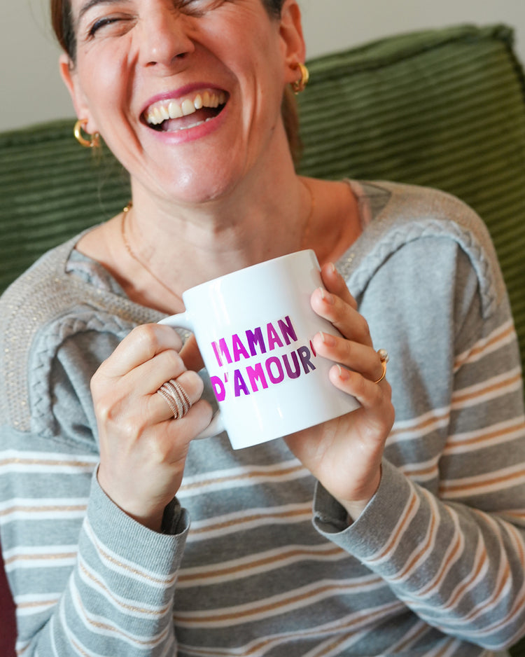 Mug Maman d'Amour avec motif floral sur fond blanc