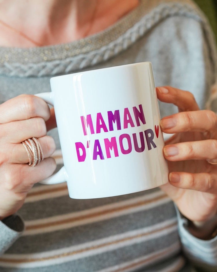 Mug Maman d'Amour avec motif floral sur fond blanc