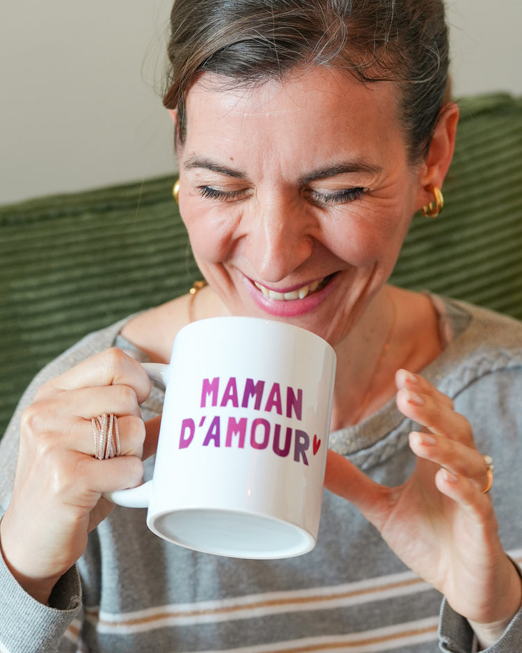 Mug Maman d'Amour avec motif floral sur fond blanc