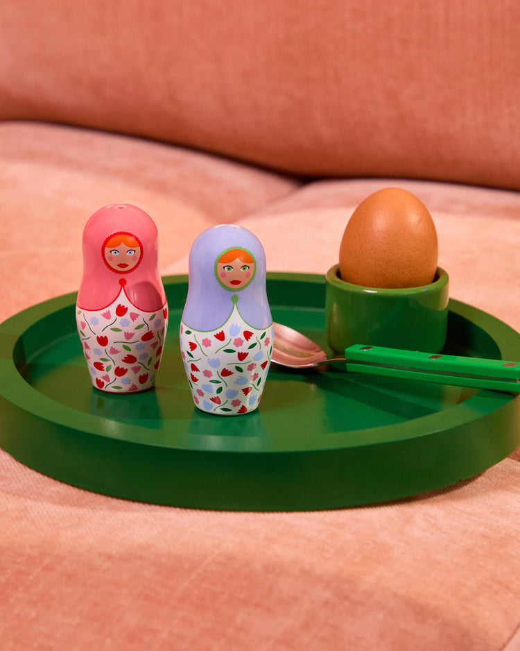 Salière et poivrière en céramique, motifs colorés de poupées russes
