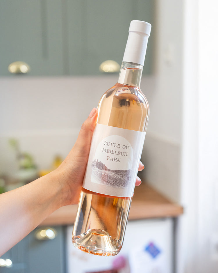 Bouteille de vin rosé avec étiquette 'Cuvée du Meilleur Papa'