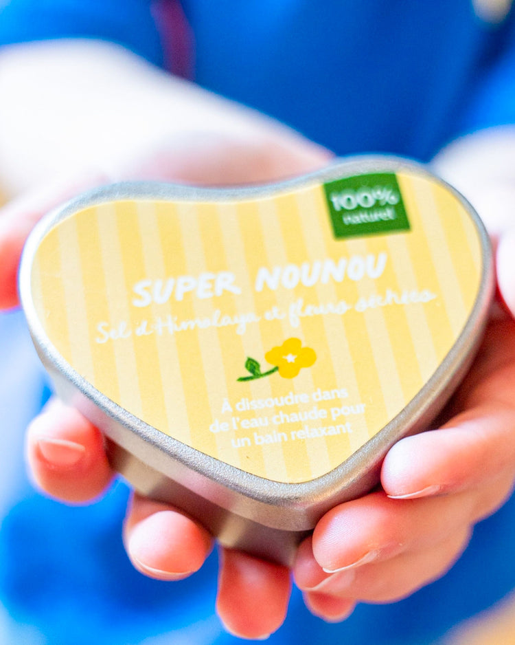Sel de bain Super Nounou en gros plan sur les cristaux