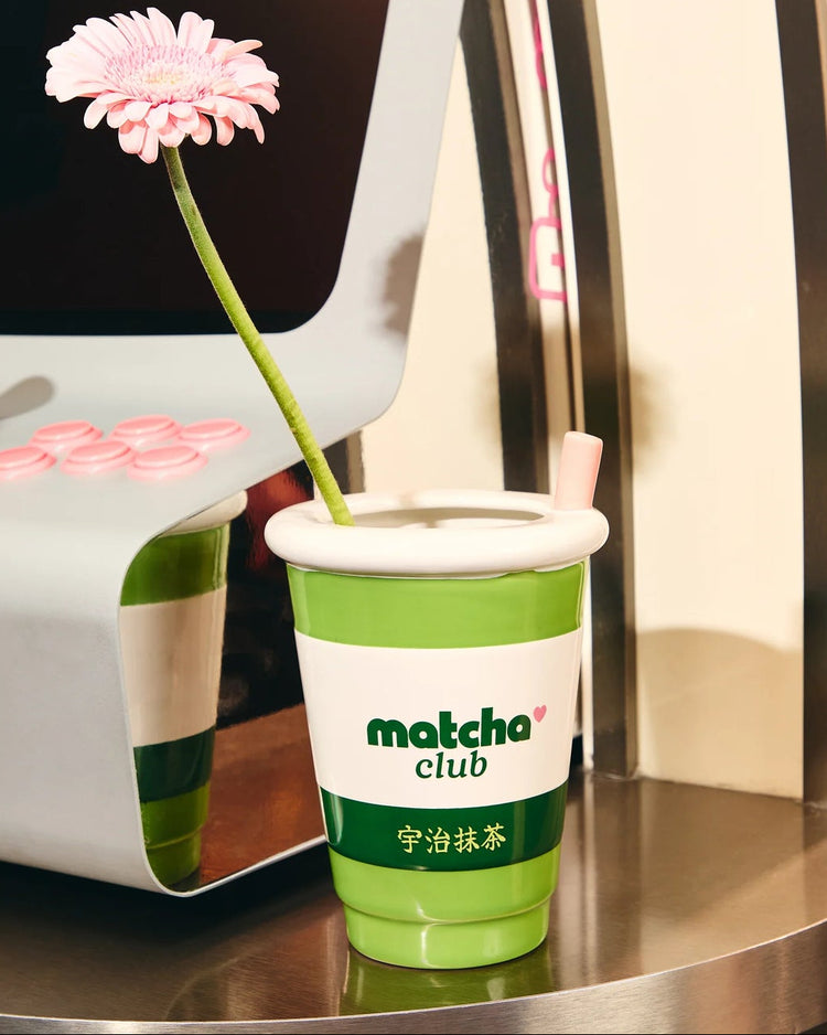 Vase Matcha aux motifs fluides et couleurs vibrantes