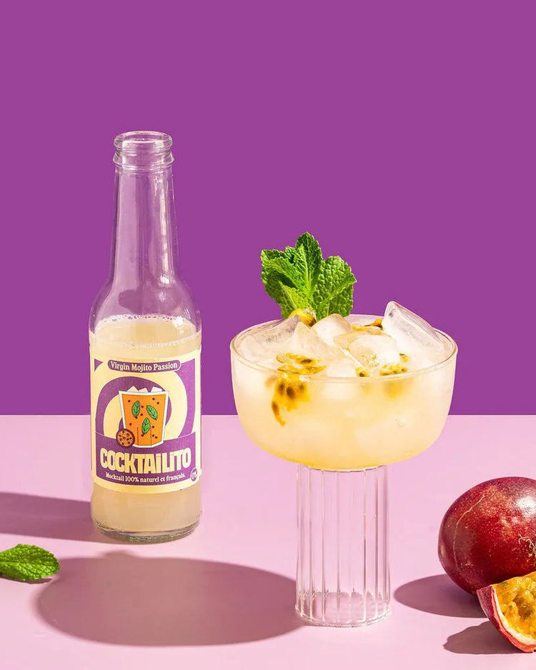 Virgin Mojito Passion servi dans un verre avec glaçons