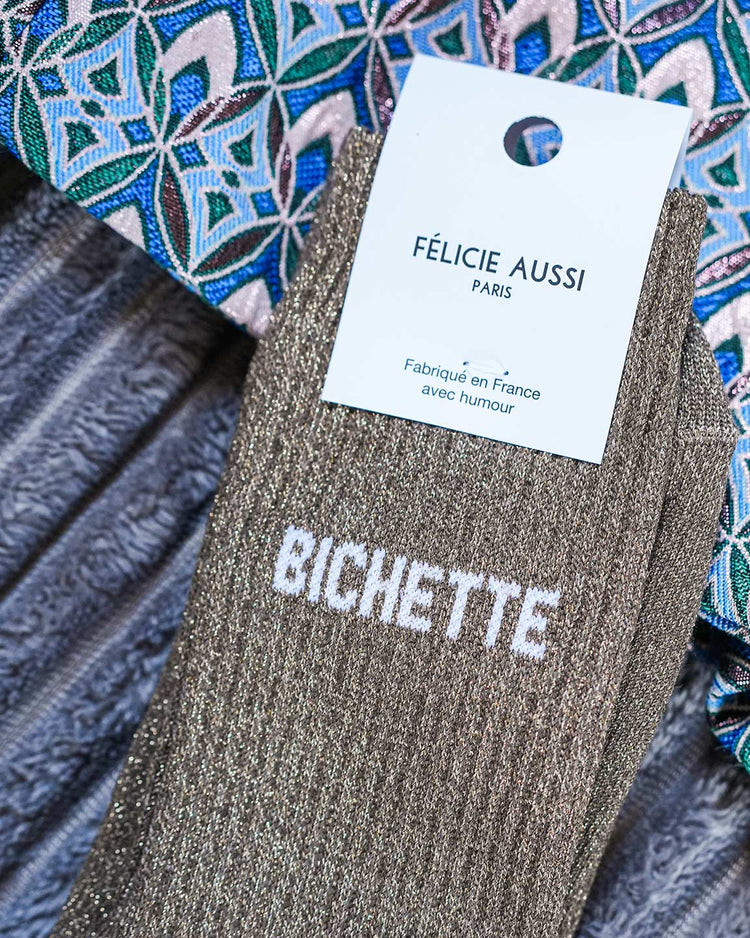 Chaussettes à paillettes avec inscription Bichette en gros plan.