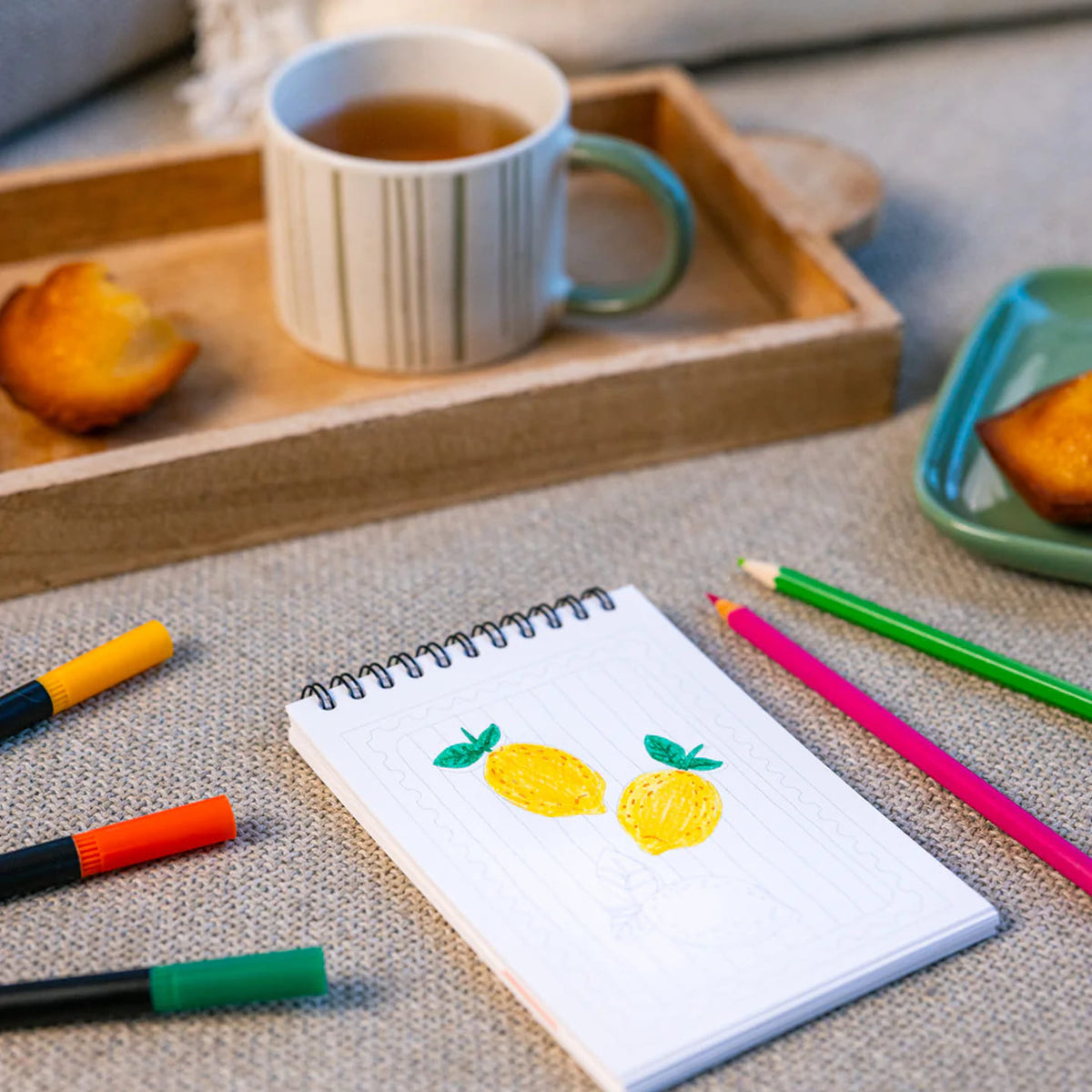 Carnet de coloriage Felicità avec motifs floraux en gros plan