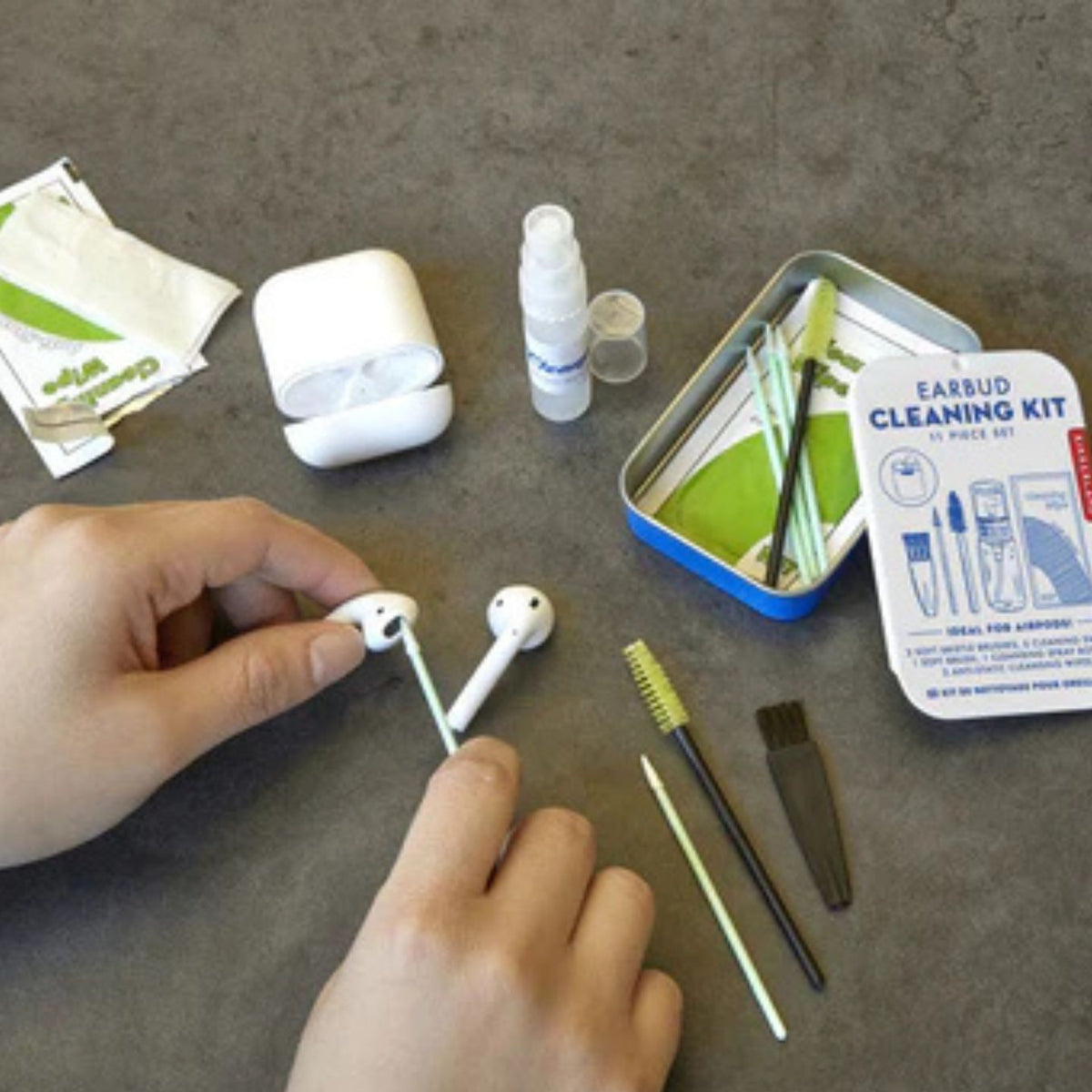 Kit de nettoyage pour écouteurs avec accessoires variés