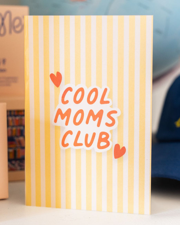 Carte de voeux Cool Mom Club avec design coloré et moderne.