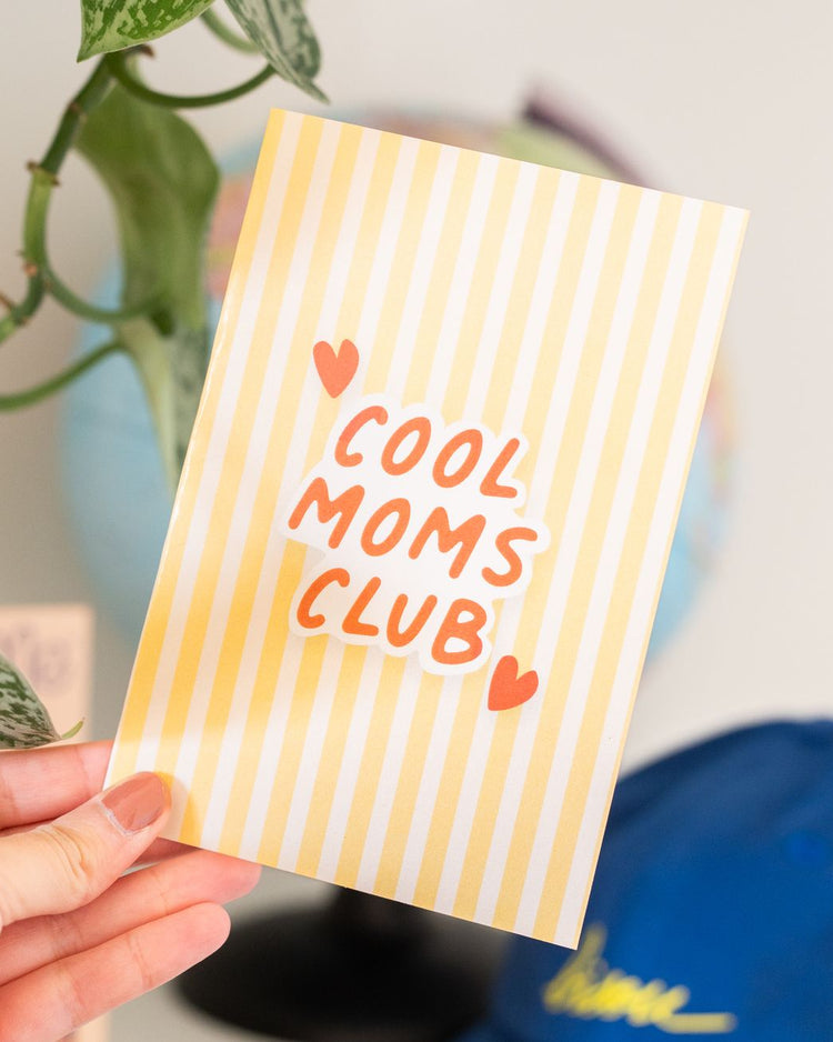 Carte de voeux Cool Mom Club avec design coloré et moderne.