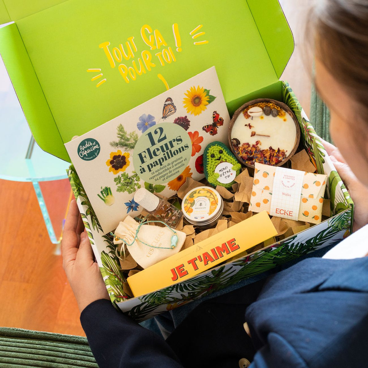Cool box personnalisable avec motif coloré sur le couvercle.