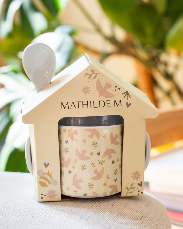 Coffret goûter pour bébé avec gobelet ergonomique et cuillère