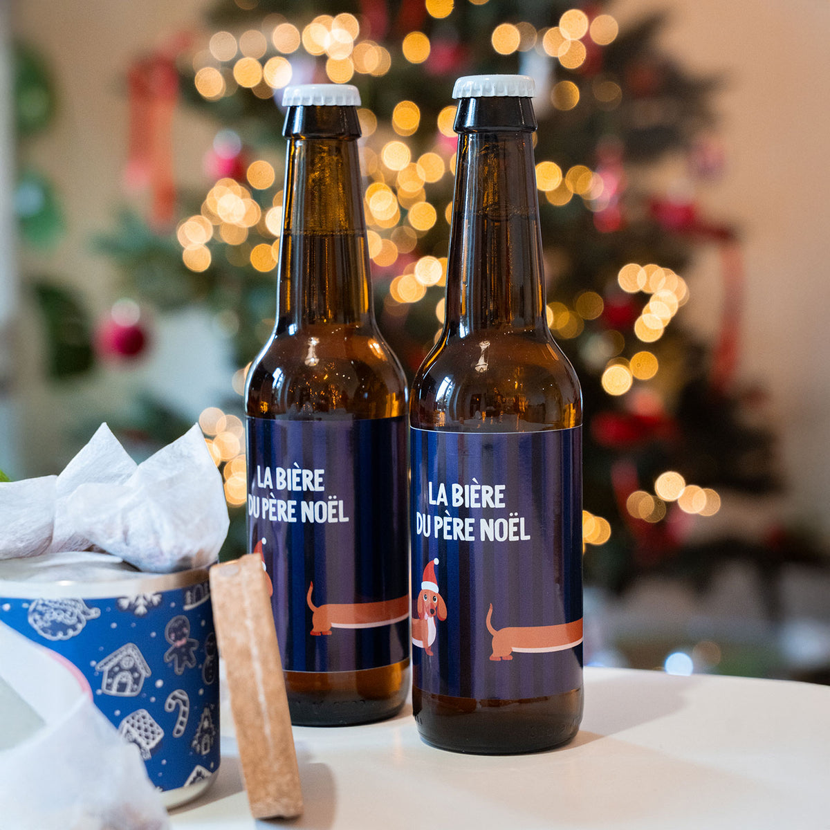Bière du Père Noël avec un teckel en étiquette festive
