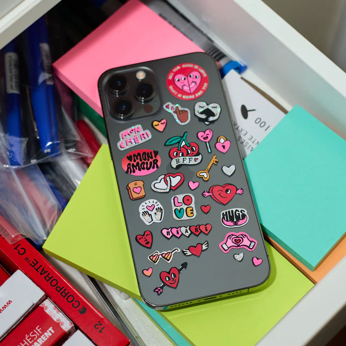 Planche de stickers fluo avec cœurs et mots doux