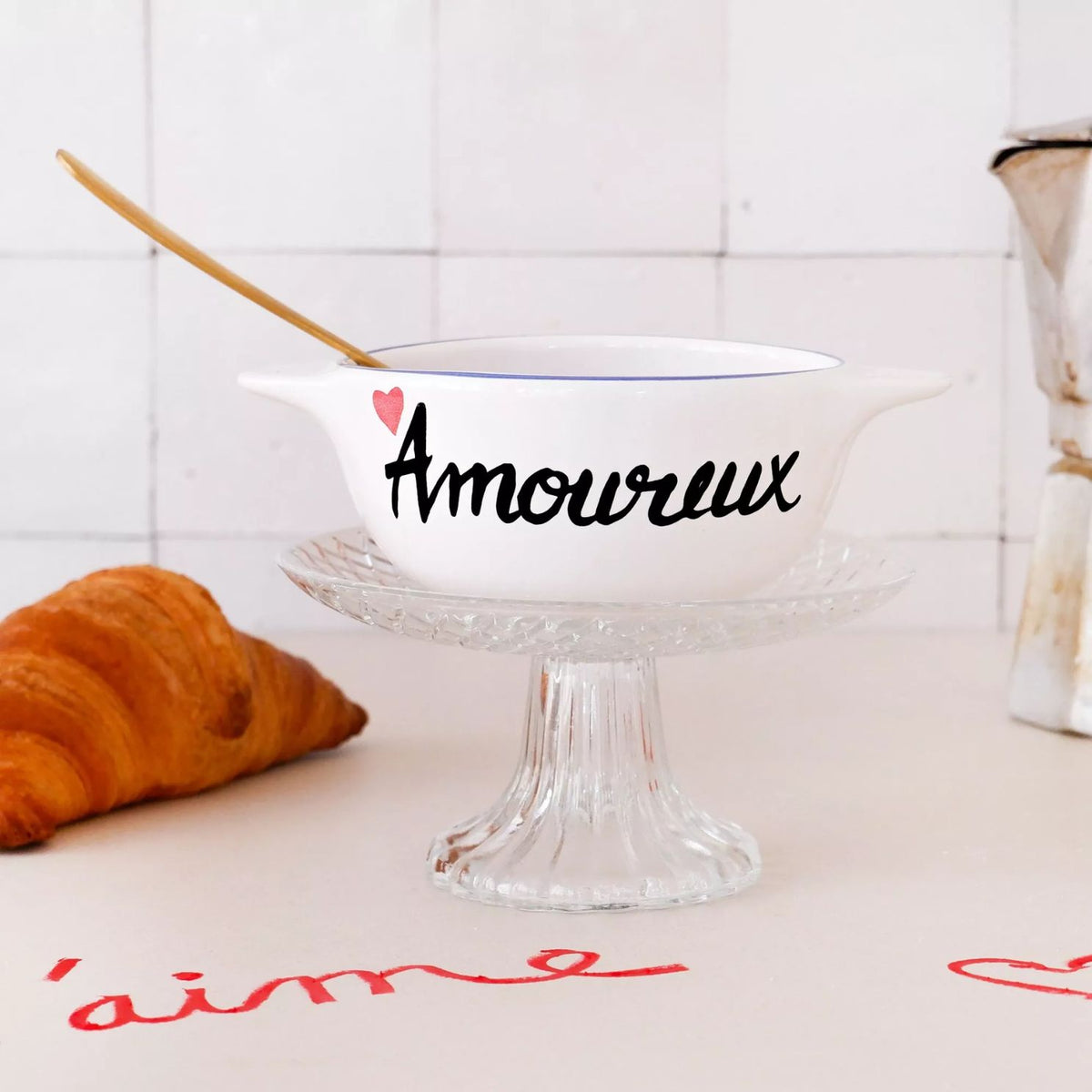 Bol Breton Amoureux avec motif cœur sur fond blanc