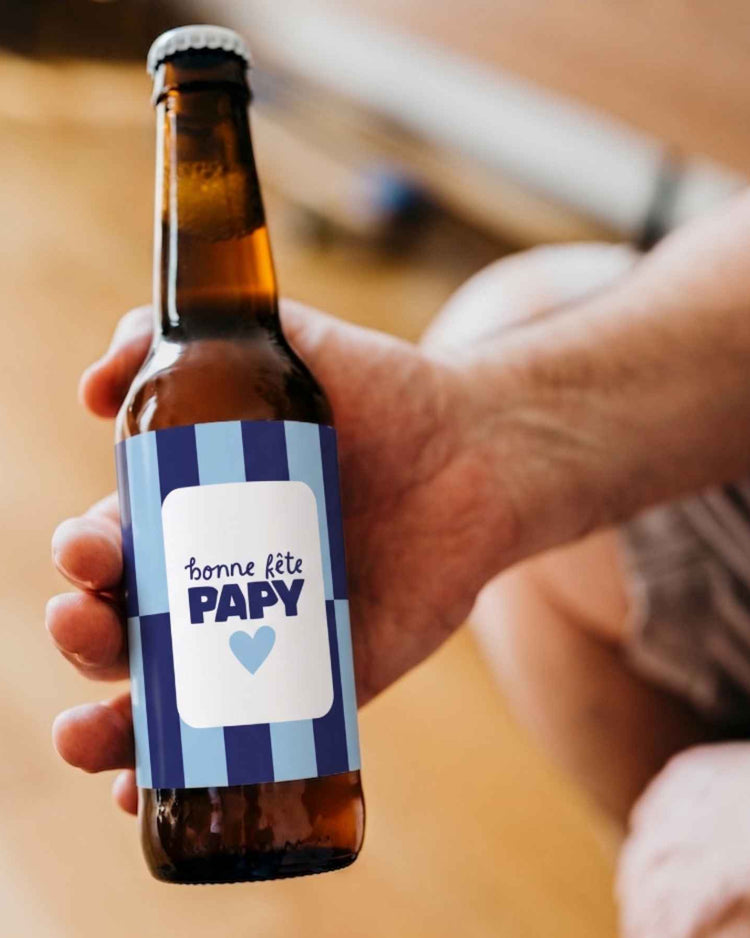 Bière Bonne fête papy avec étiquette festive et dorée