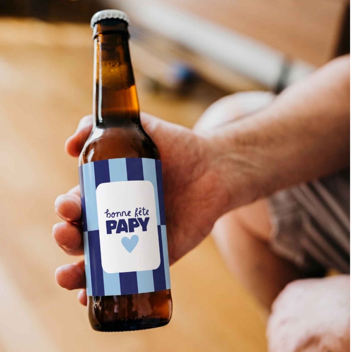 Bière Bonne fête papy avec étiquette festive et dorée