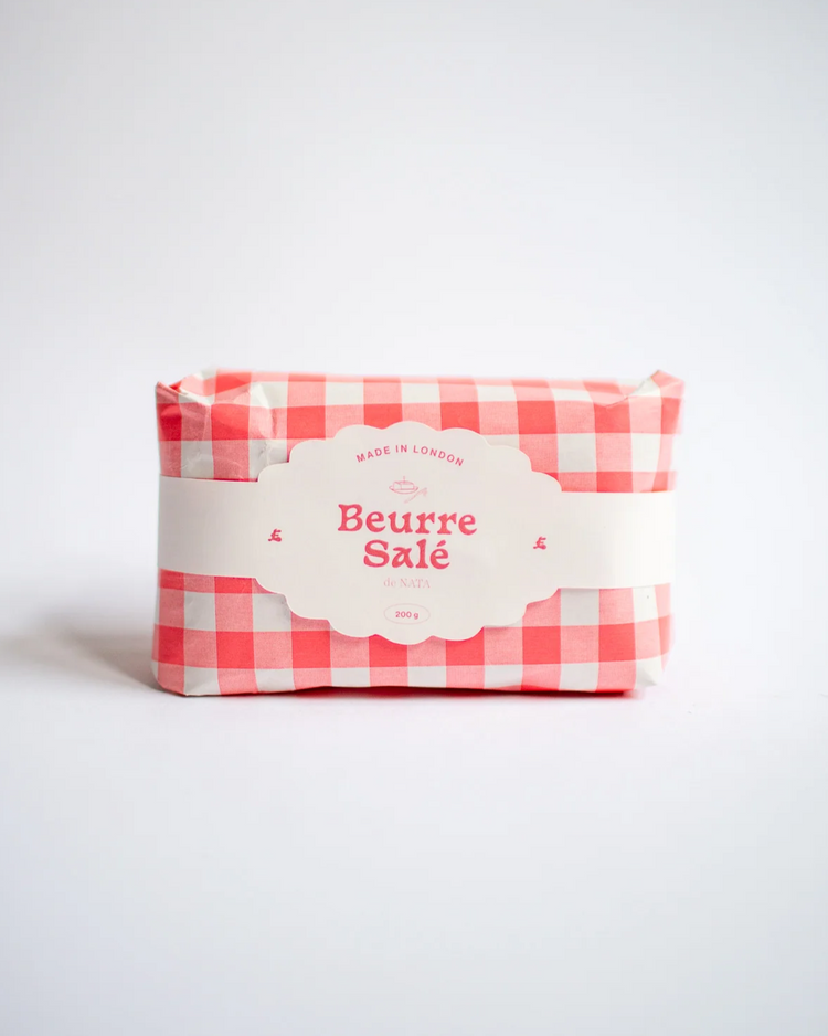 Bougie trompe l'oeil en papier vichy, aspect réaliste de beurre