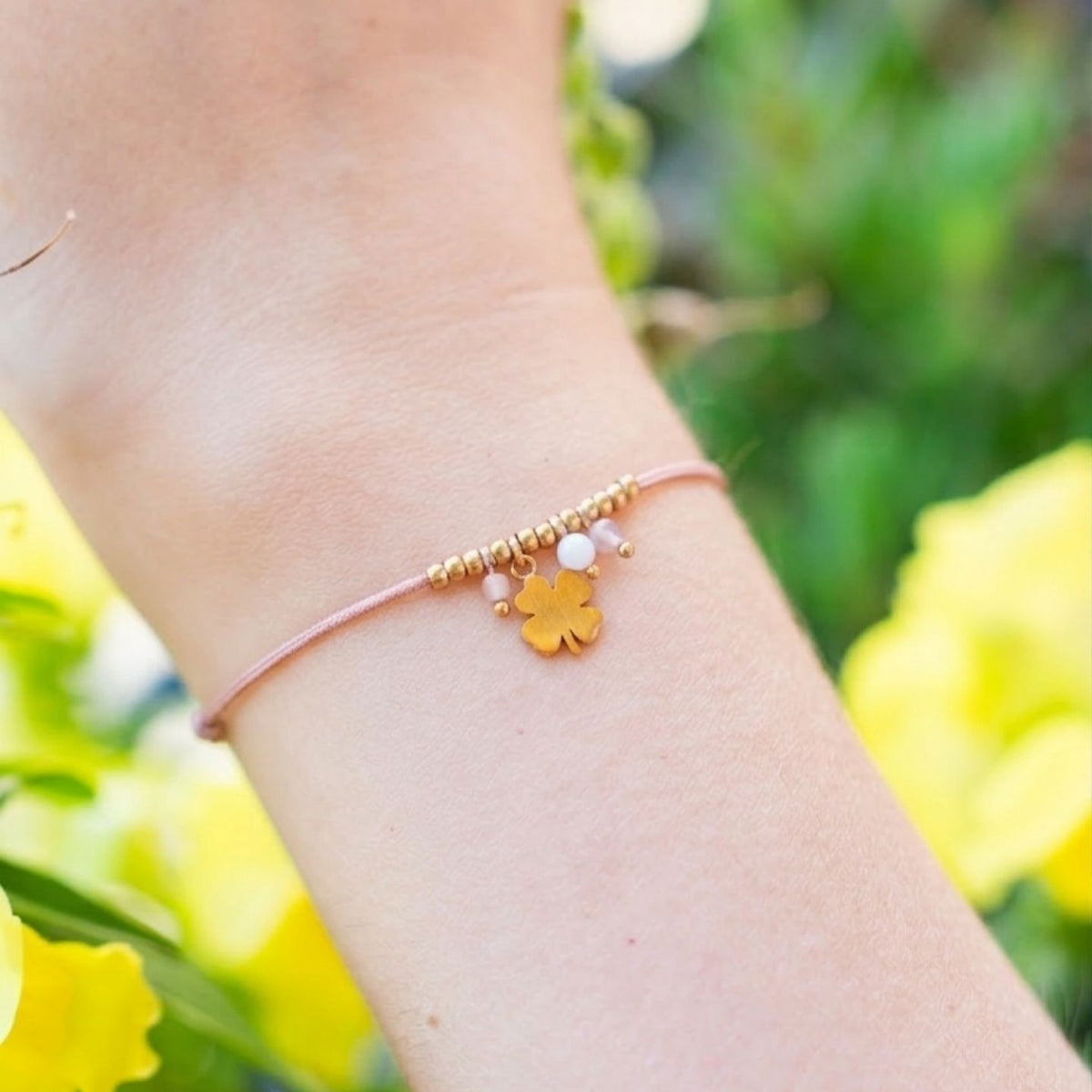 Bracelet Trèfle en rose poudré avec message délicat