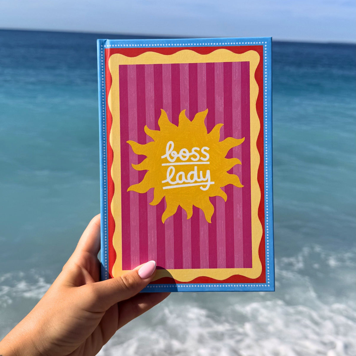 Carnet Boss Lady avec motifs colorés sur la couverture
