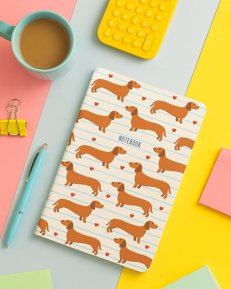 Carnet à rayures avec motif teckel sur la couverture