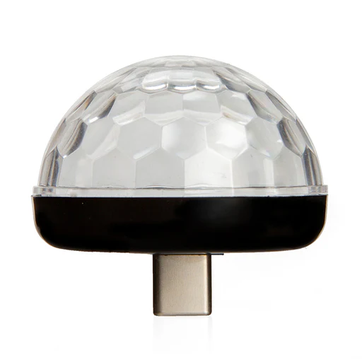 Boule disco lumineuse avec reflets colorés sur la surface.