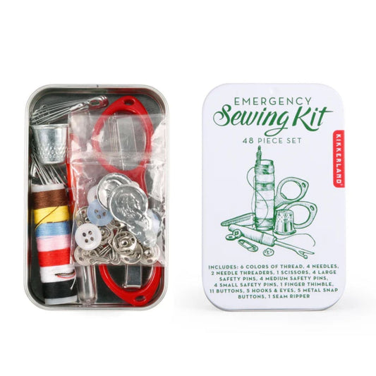 Kit de couture compact avec accessoires variés en vue de dessus