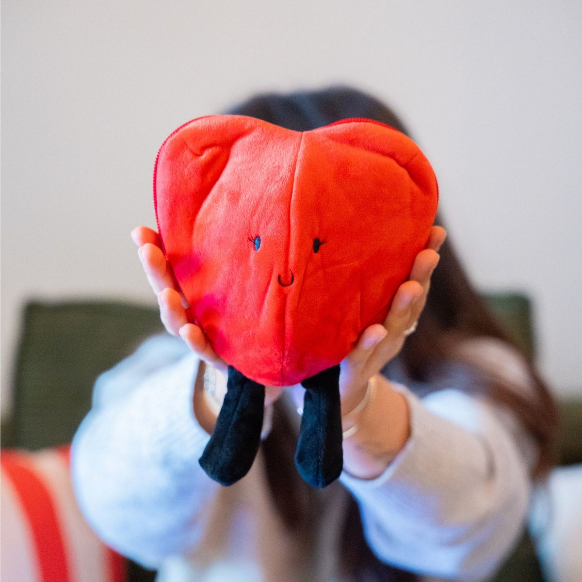 Peluche cœur et fleur, vue de face avec zip ouvert