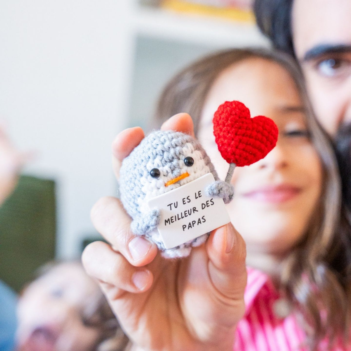 Pingouin avec cœur et pancarte 'tu es le meilleur des papas