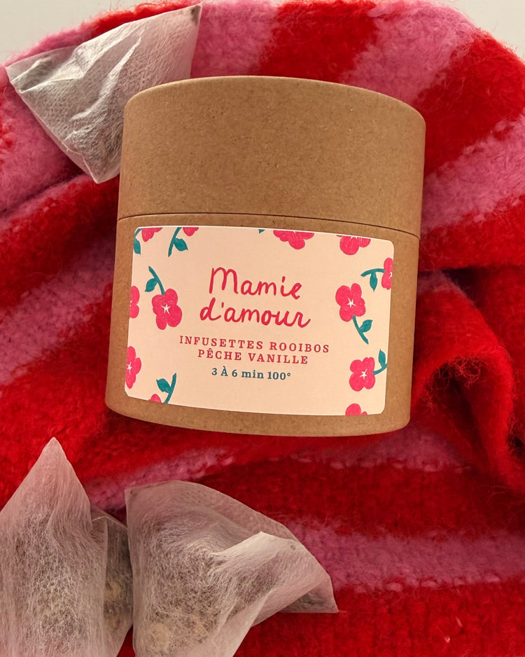 Boîte de thé "Mamie d'amour" avec motif floral délicat