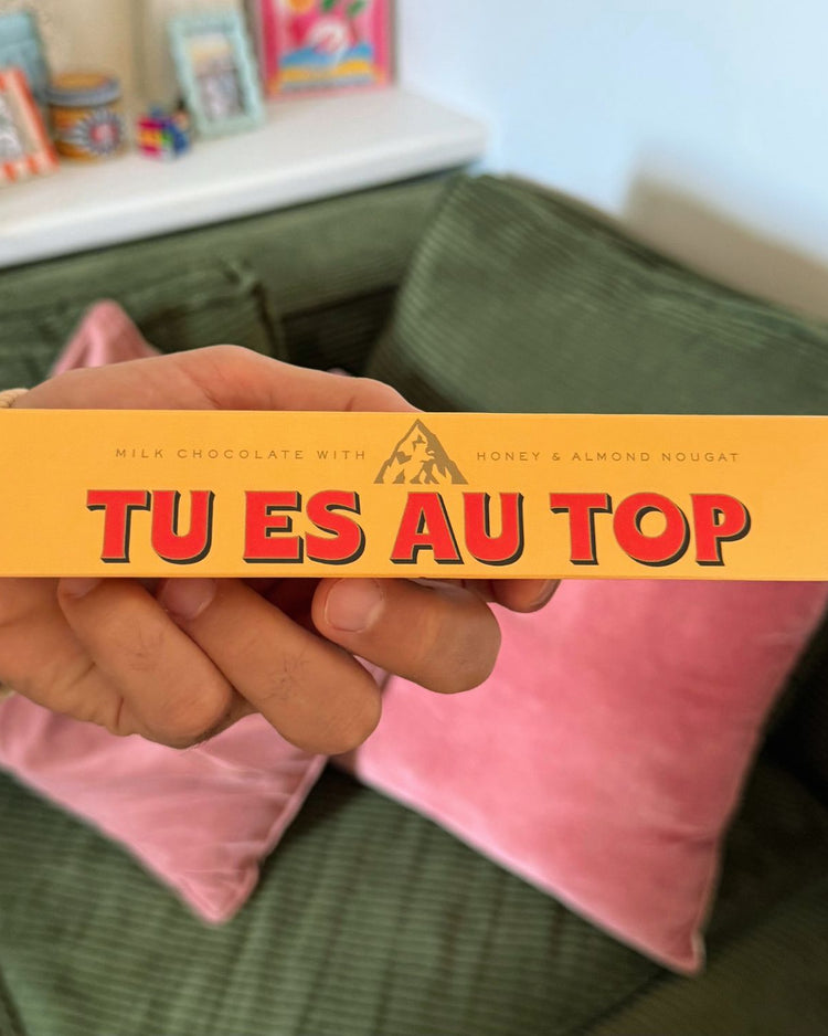 Barre Toblerone avec inscription 'Tu es au top' en gros plan